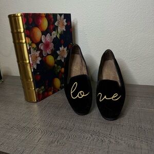 AEROSOLES Black and Gold Betunia Loafers with Stylish Embroidery